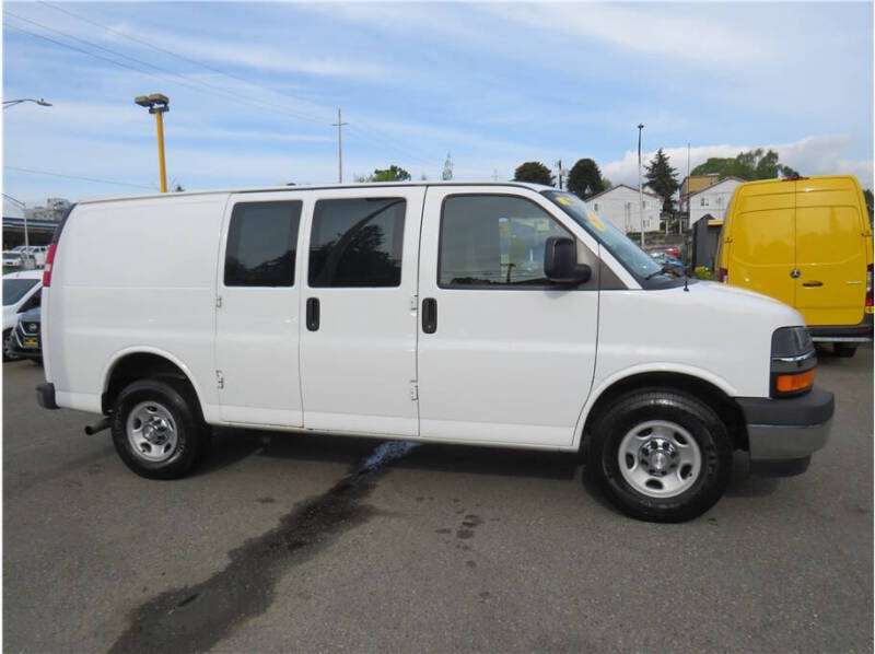 2017 Chevrolet Express 2500