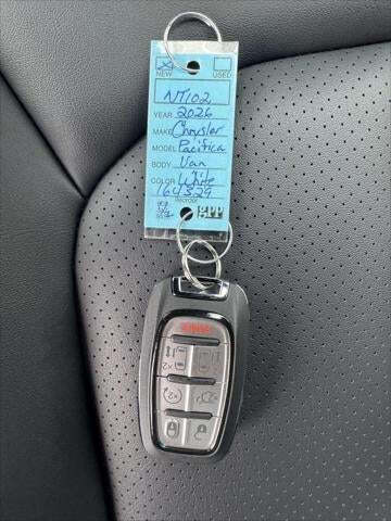 2026 Chrysler Pacifica Select