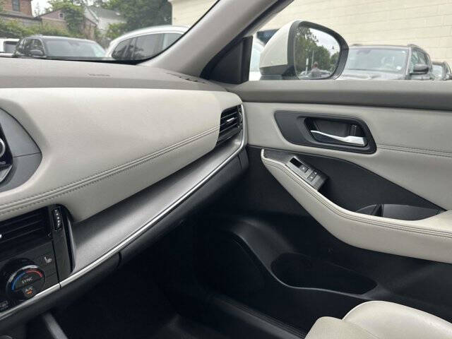 2022 Nissan Rogue SV