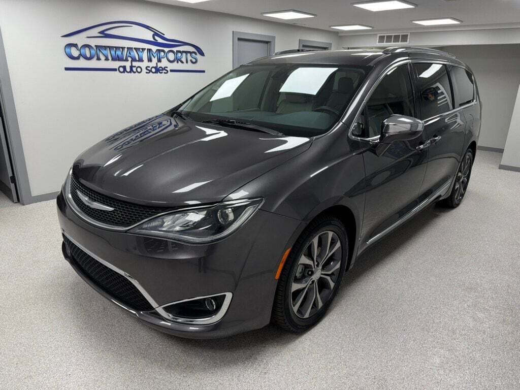 2017 Chrysler Pacifica for sale at Conway Imports in   Streamwood, IL