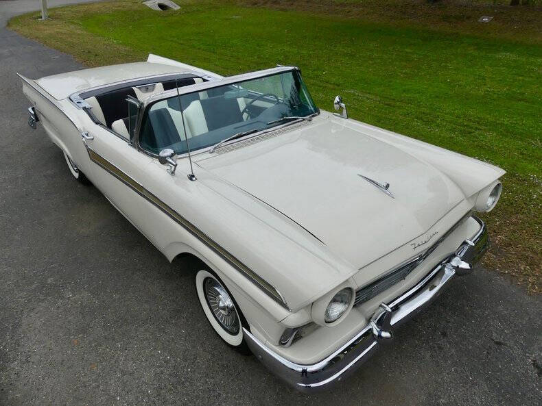 1957 Ford Fairlane