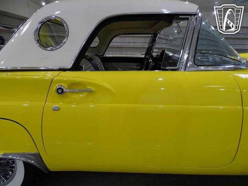 1957 Ford Thunderbird