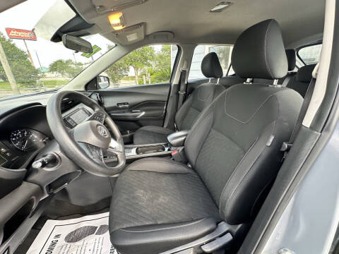 2023 Nissan Kicks SV