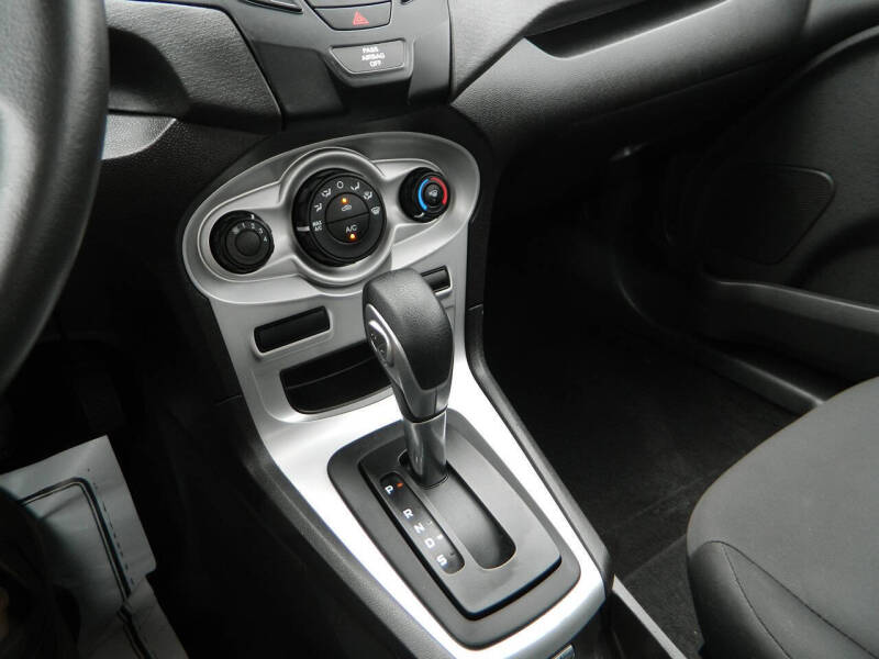 2014 Ford Fiesta SE