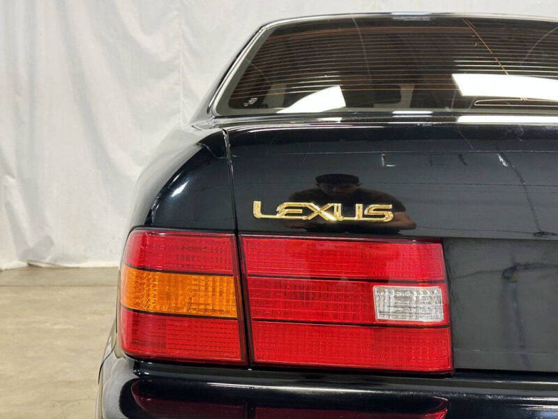 1999 Lexus LS 400