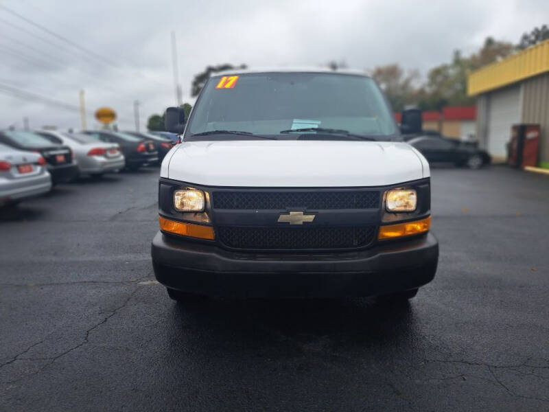 2017 Chevrolet Express Cargo Work Van's photo