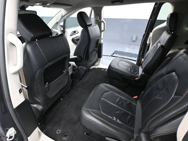 2020 Chrysler Pacifica Touring L