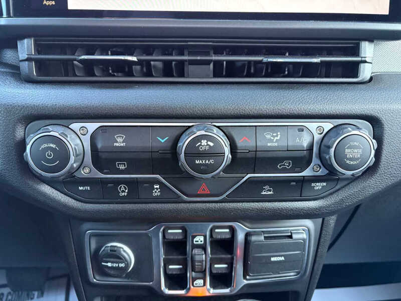 2025 Jeep Gladiator NightHawk