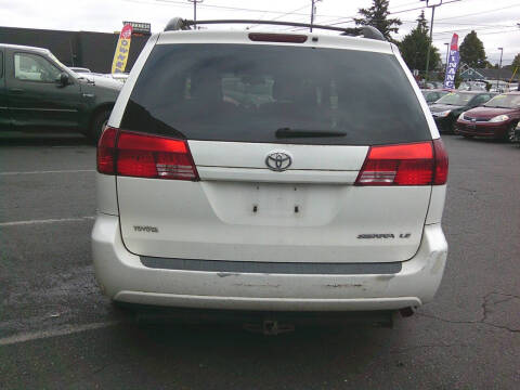 2004 Toyota Sienna