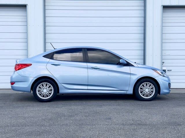 2012 Hyundai Accent GLS photo 4