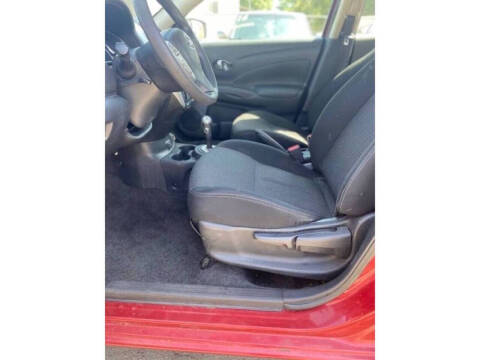 2018 Nissan Versa SV