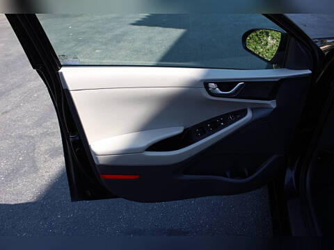 2017 Hyundai Ioniq Hybrid Blue