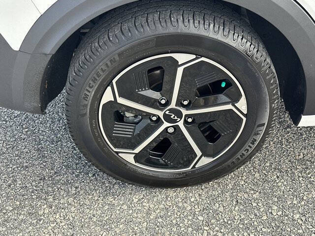 2023 Kia Niro EX
