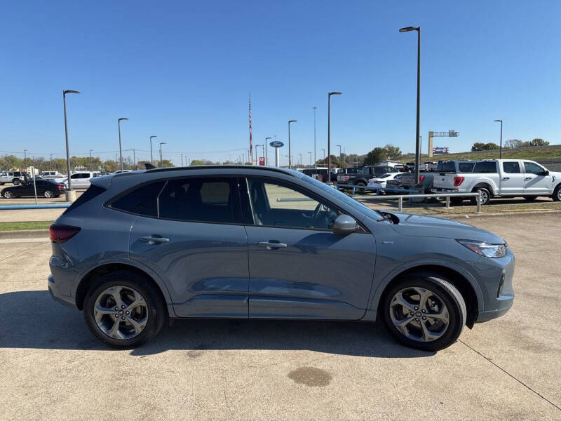 2023 Ford Escape ST-Line Select