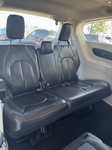 2017 Chrysler Pacifica Touring-L