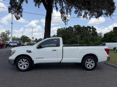 2017 Nissan Titan SV