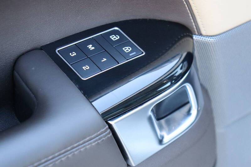 2021 Land Rover Range Rover Sport P400e HSE Silver Edition