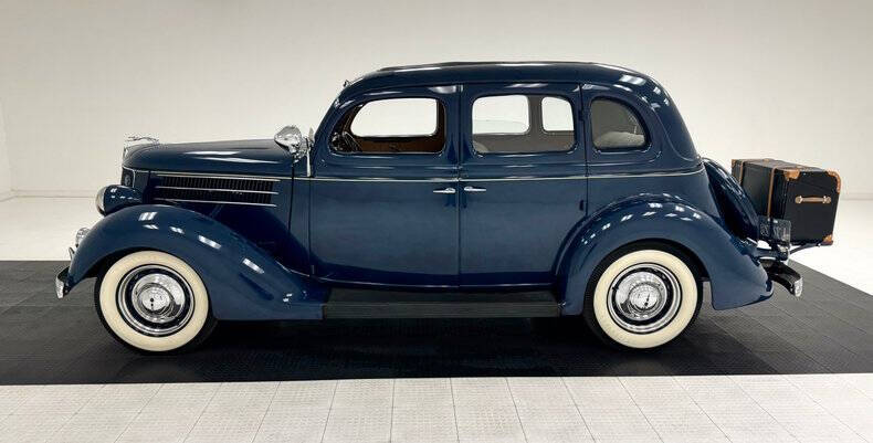 1936 Ford Deluxe