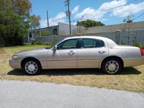 2006 Lincoln Town Car for sale at LAND & SEA BROKERS INC in Pompano Beach FL