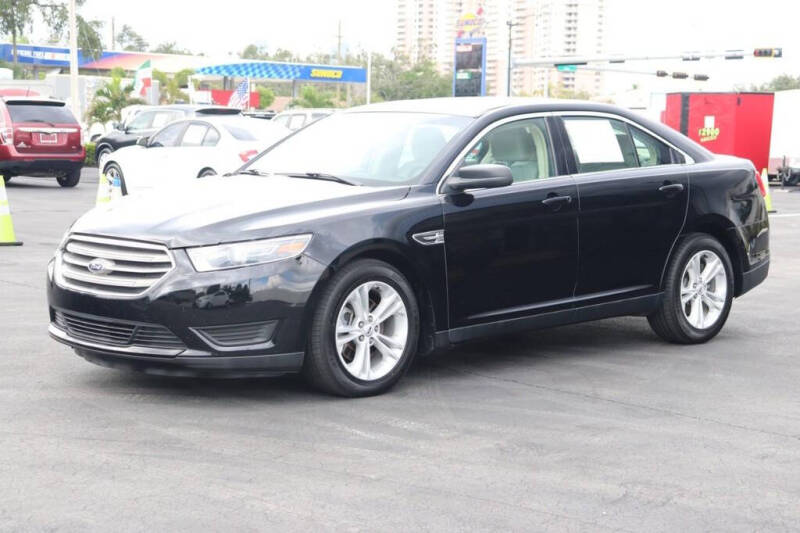 2016 Ford Taurus SE