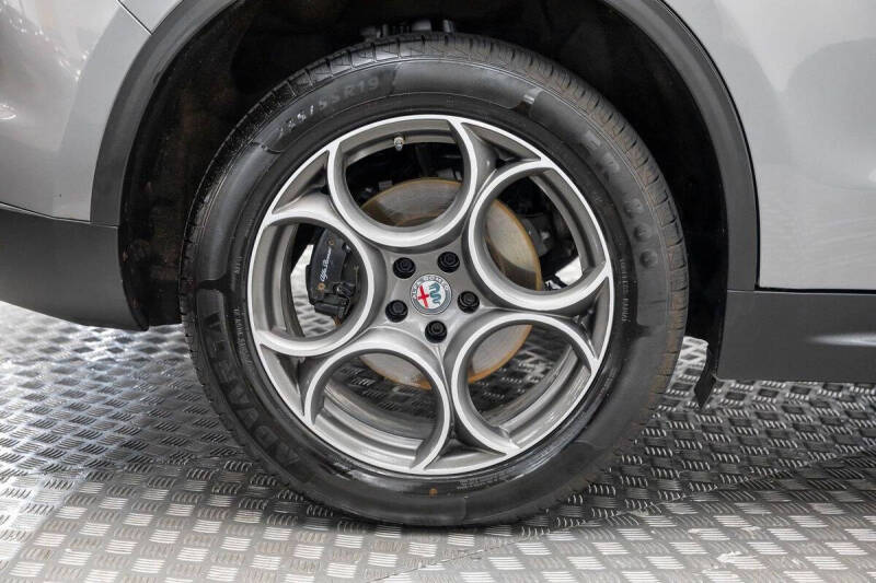 2018 Alfa Romeo Stelvio Sport