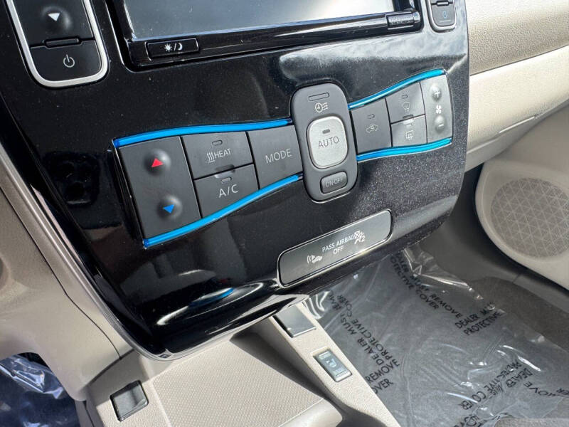 2017 Nissan LEAF SV