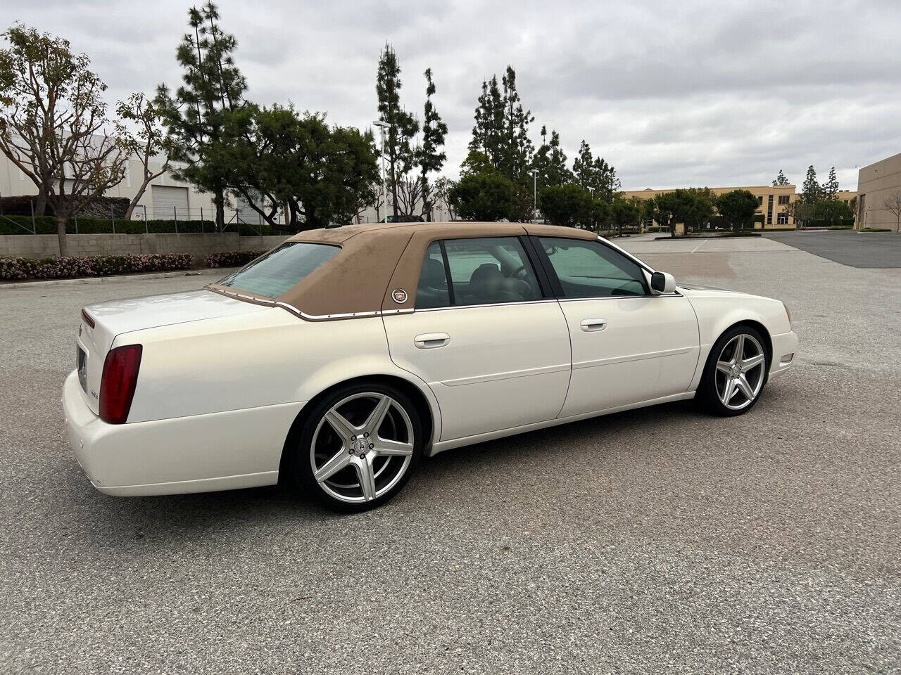 2005 Cadillac DeVille for sale at ZRV AUTO INC in Brea, CA