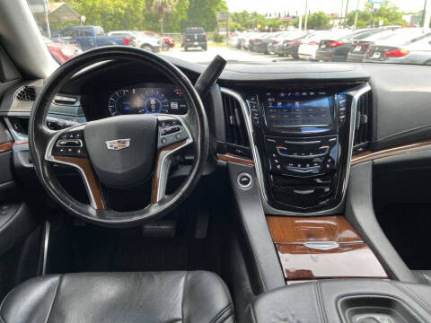 2018 Cadillac Escalade Luxury