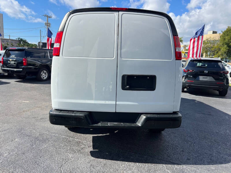 2021 Chevrolet Express 2500