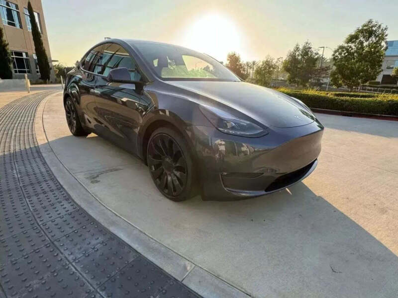 2024 Tesla Model Y Performance