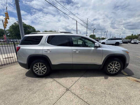 2017 GMC Acadia SLE-2