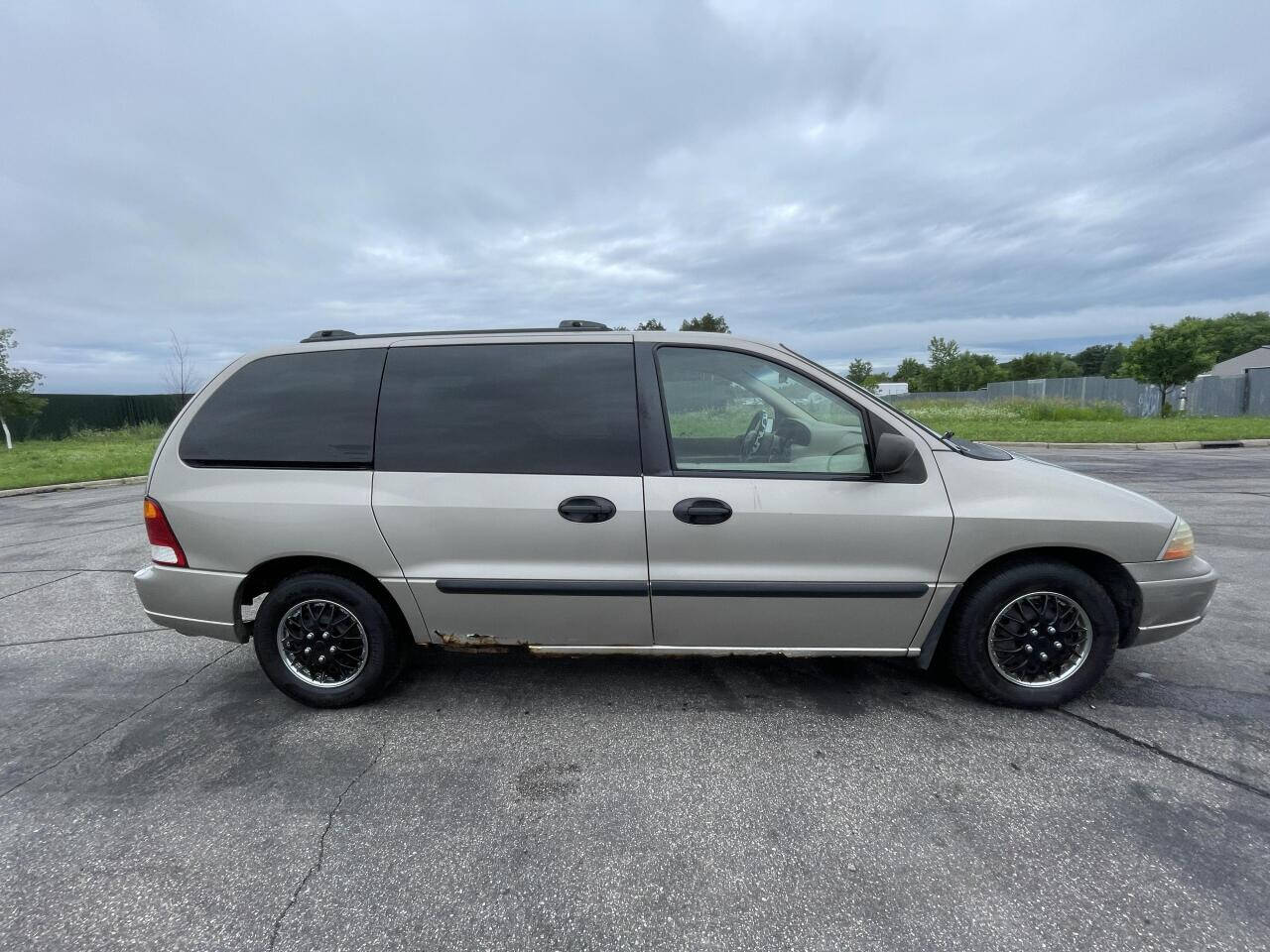 2002 Ford Windstar for sale at Twin Cities Auctions in Elk River, MN