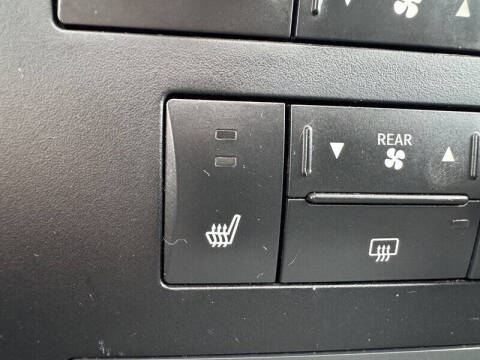 2012 Volkswagen Routan