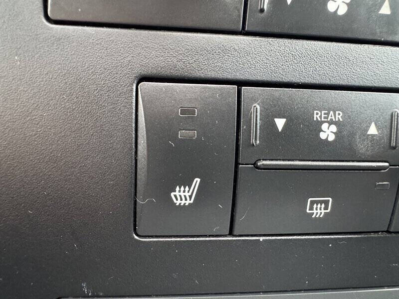 2012 Volkswagen Routan