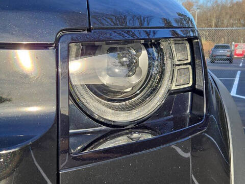 2020 Land Rover Defender 110 SE