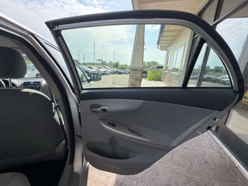2011 Toyota Corolla LE