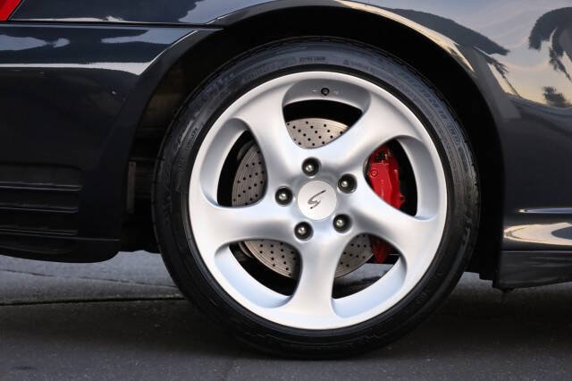 2004 Porsche 911 Carrera 4S