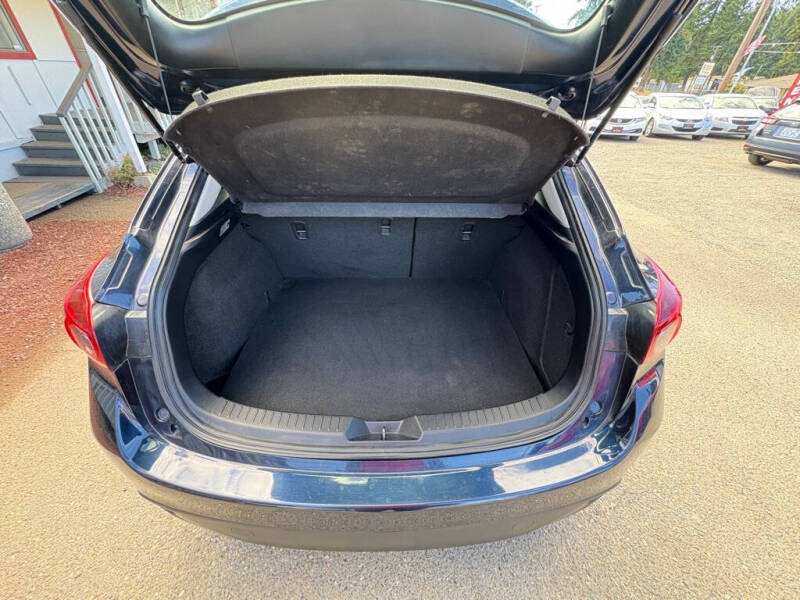 2016 Mazda MAZDA3 i Sport