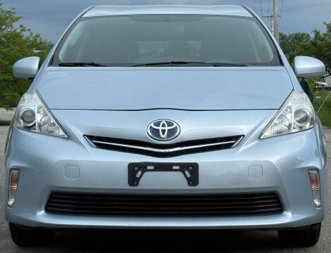 2013 Toyota Prius v Two