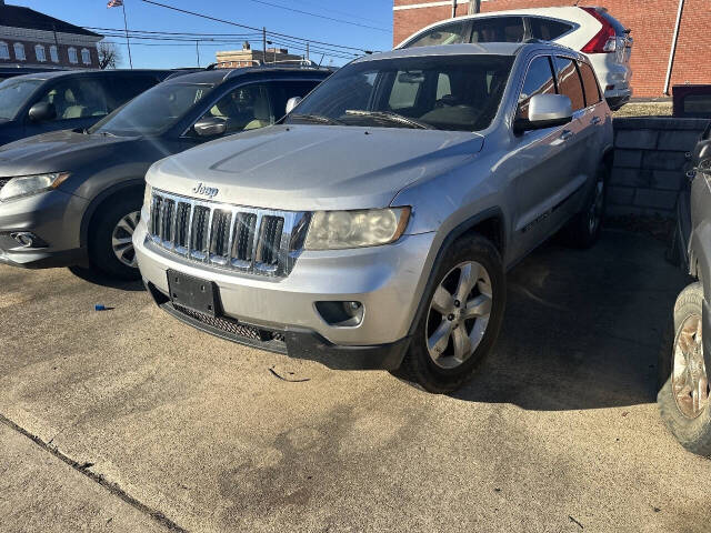 2011 Jeep Grand Cherokee Laredo's photo
