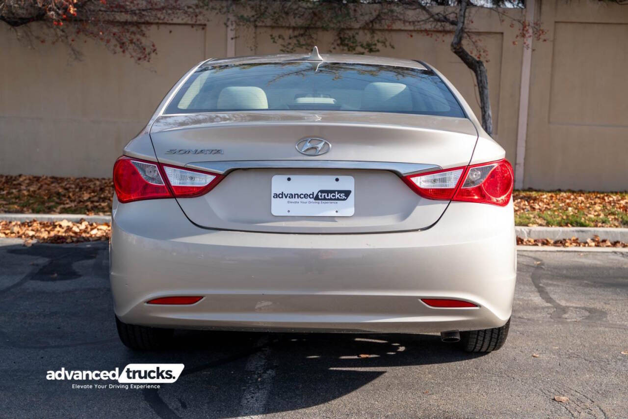 2011 Hyundai Sonata GLS photo 16