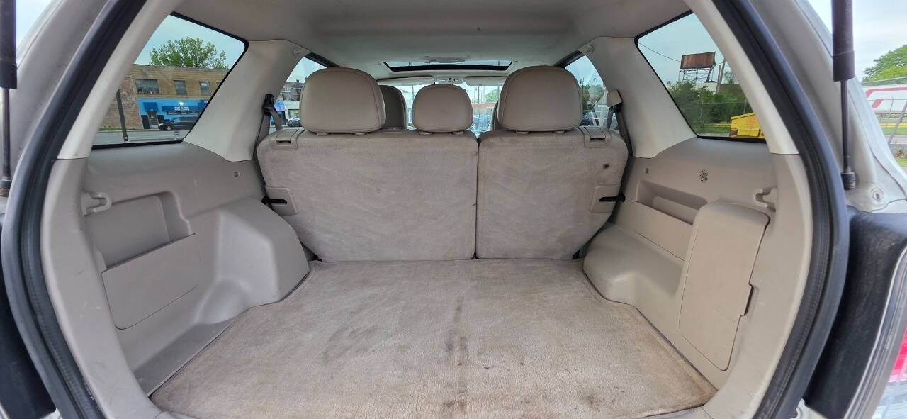 White 2010 Mercury Mariner V6 V6 4dr SUV 12