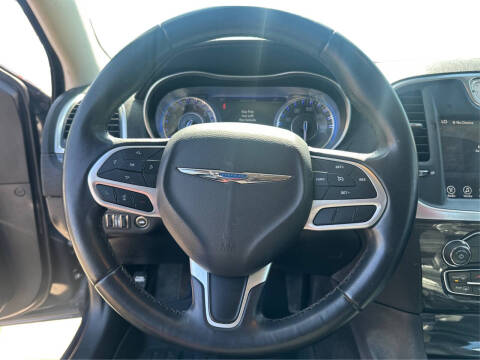 2017 Chrysler 300 Limited