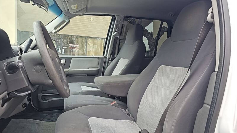 2004 Ford Expedition XLS