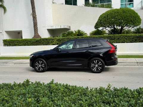 2025 Volvo XC60 B5 Core Dark Theme
