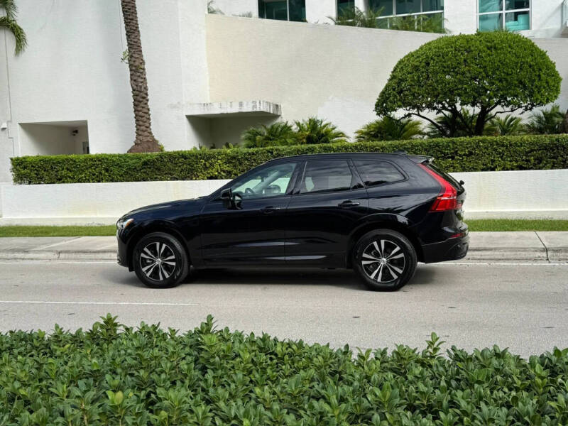 2025 Volvo XC60 B5 Core Dark Theme