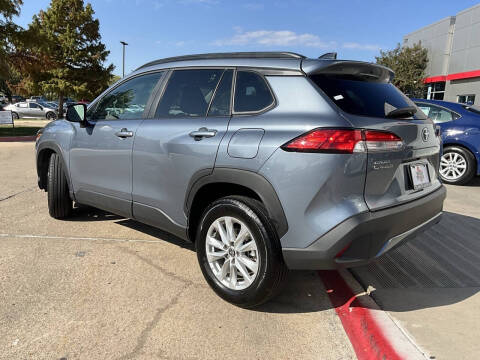 2025 Toyota Corolla Cross LE