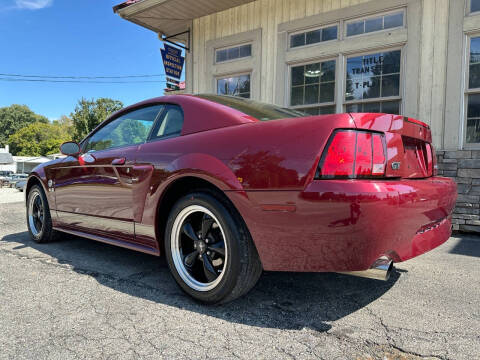 2004 Ford Mustang GT Deluxe