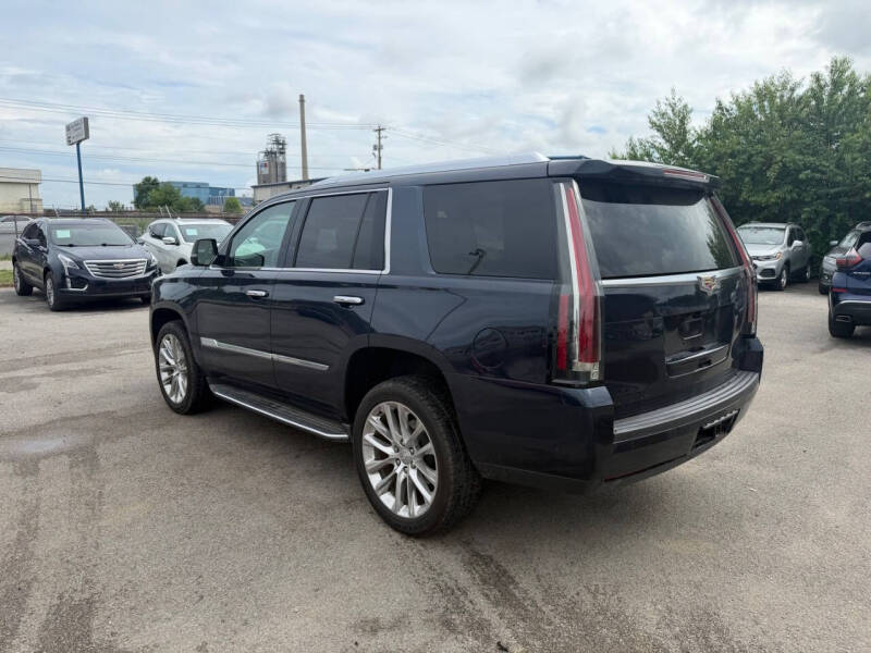 2017 Cadillac Escalade Luxury