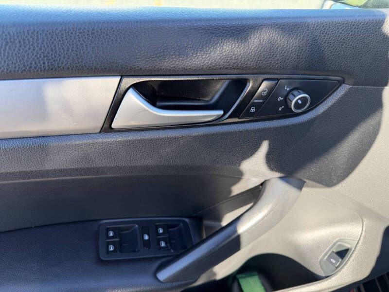 2015 Volkswagen Passat 1.8T Limited Edition